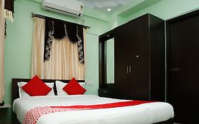 Astoria Hotel Kolkata 3*